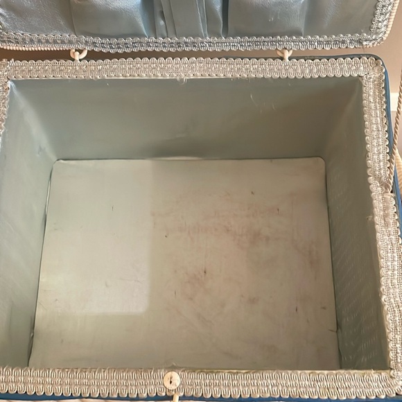 💙Vintage Sewing Basket /Caddy - Picture 9 of 10